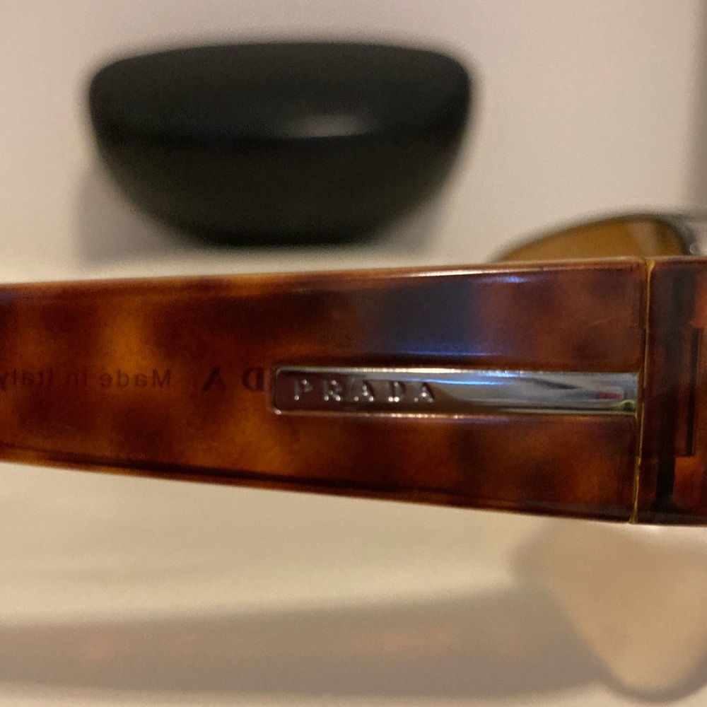 🔻🕶🔻AUTHENTIC PRADA SUNGLASSES🔻🕶🔻 - Picture 7 of 14